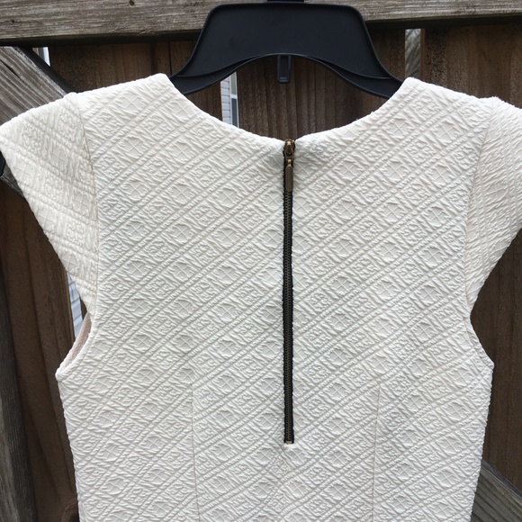 Quilted Cream Dress - Picture 4 of 6